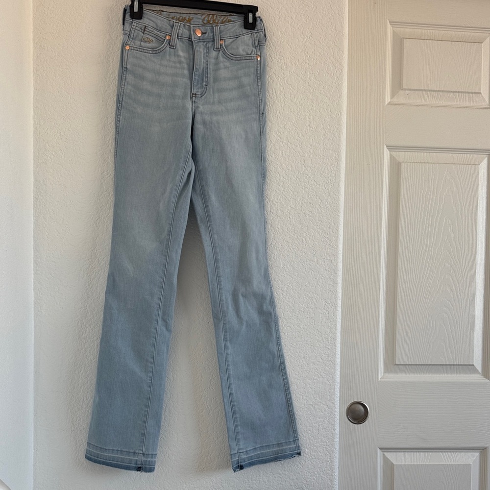 Wrangler x Lainey Wilson Womens Huggers Jeans - Picture 4 of 7